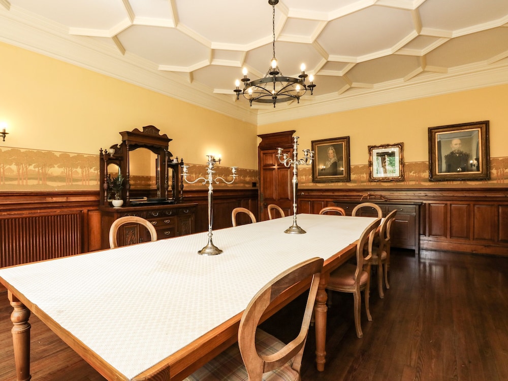 Bearnock Lodge