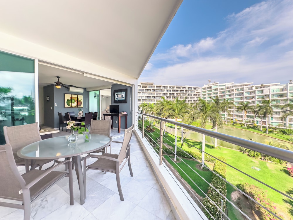 ARIA Residence Beachfront luxury