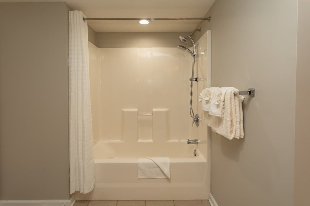 Yacht Club 1-1103 3 Bedroom Condo