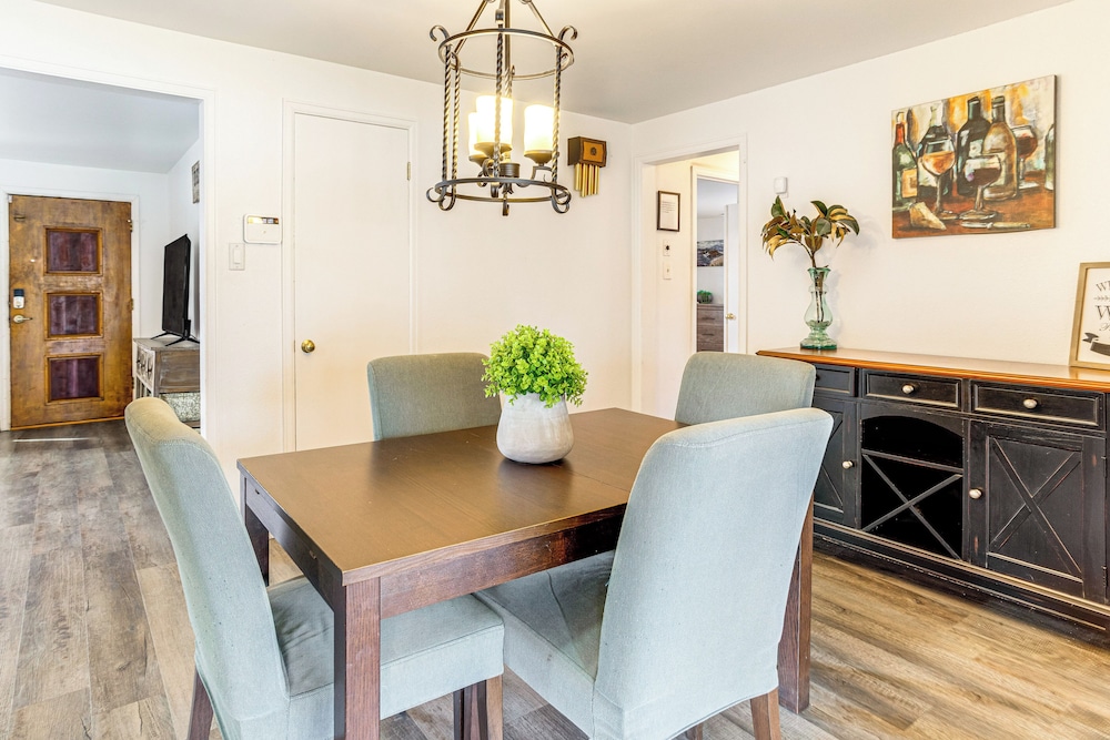 7 Mi to Dtwn Denver: Home w/ Large Yard!