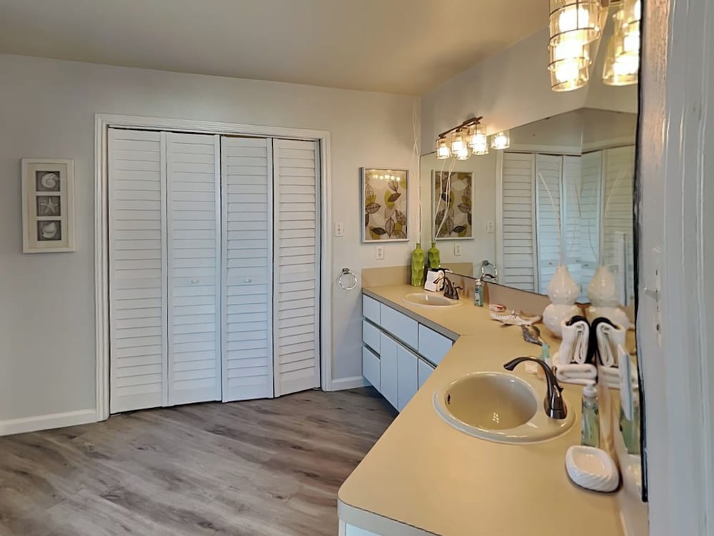 Beachfront Dolphin by Ryson Vacation Rentals