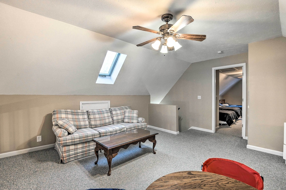 Anderson Vacations - Lake Hartwell Home w/ Private Dock  Hot Tub! - Property Image 3