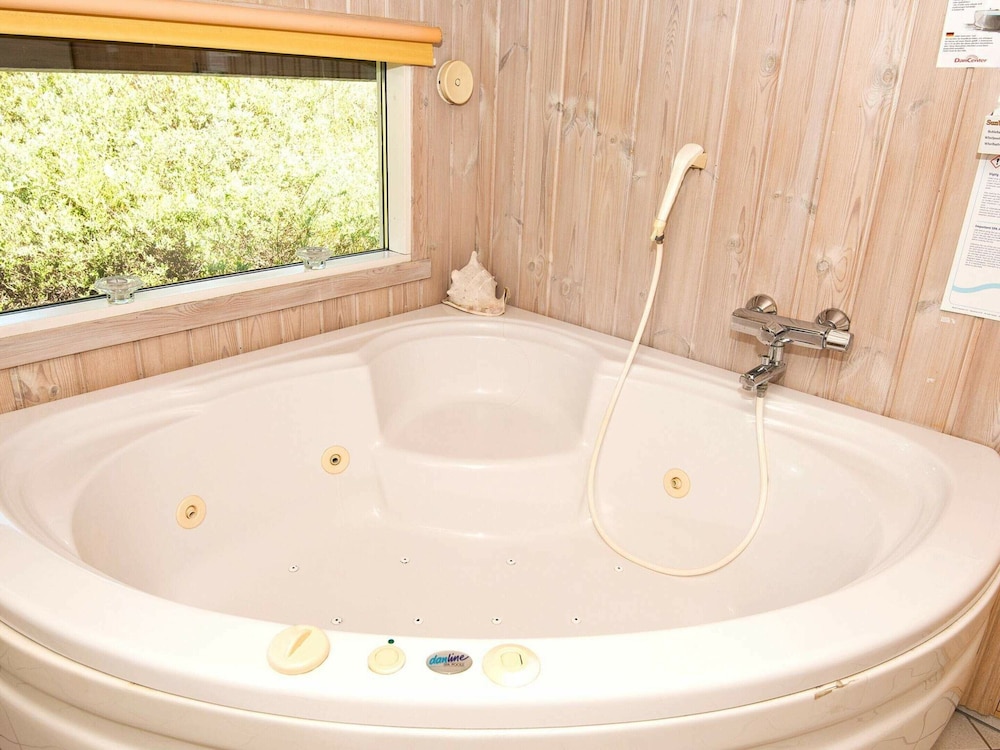 8 Person Holiday Home in Romo view 3