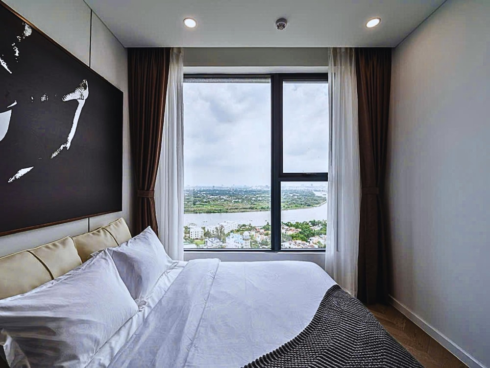 The Lumiere Luxury Citypoint ANGIA