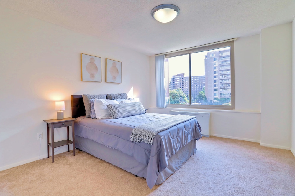 Prime Crystal City Apartments