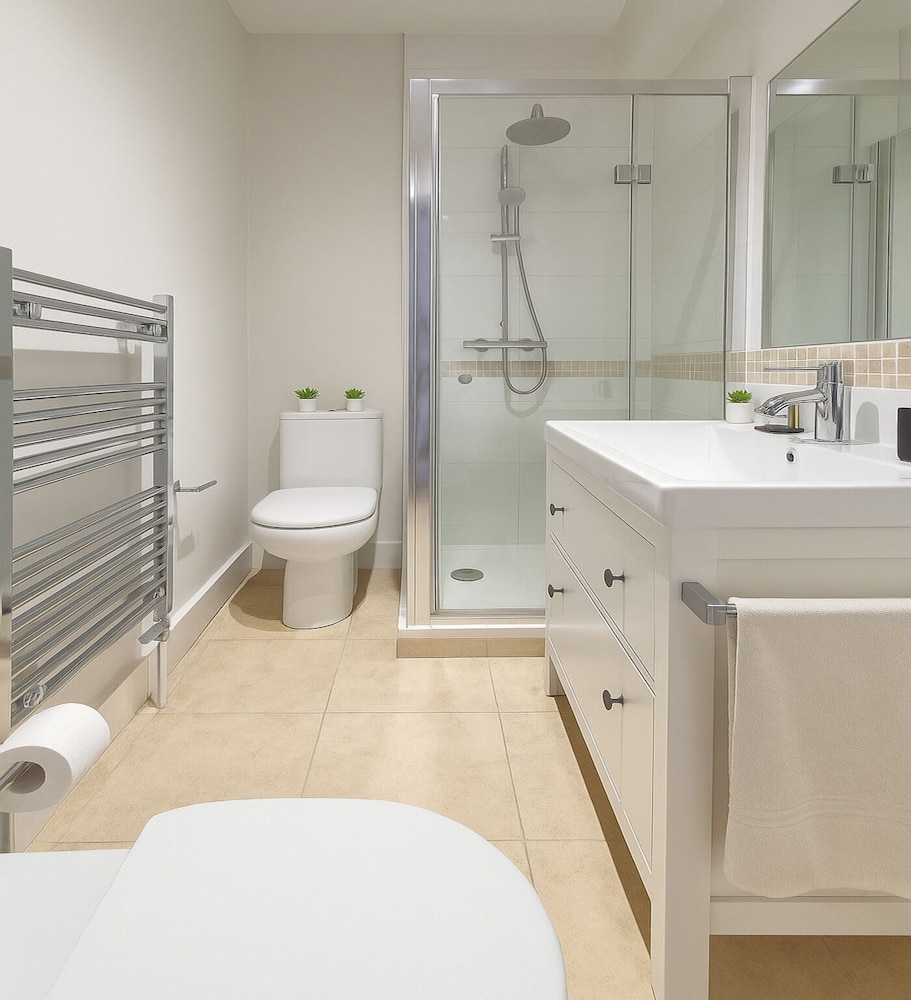 1 Bed Flat near Westfield