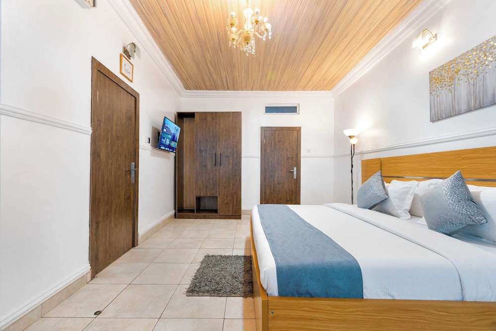 The Breeze Apartment
