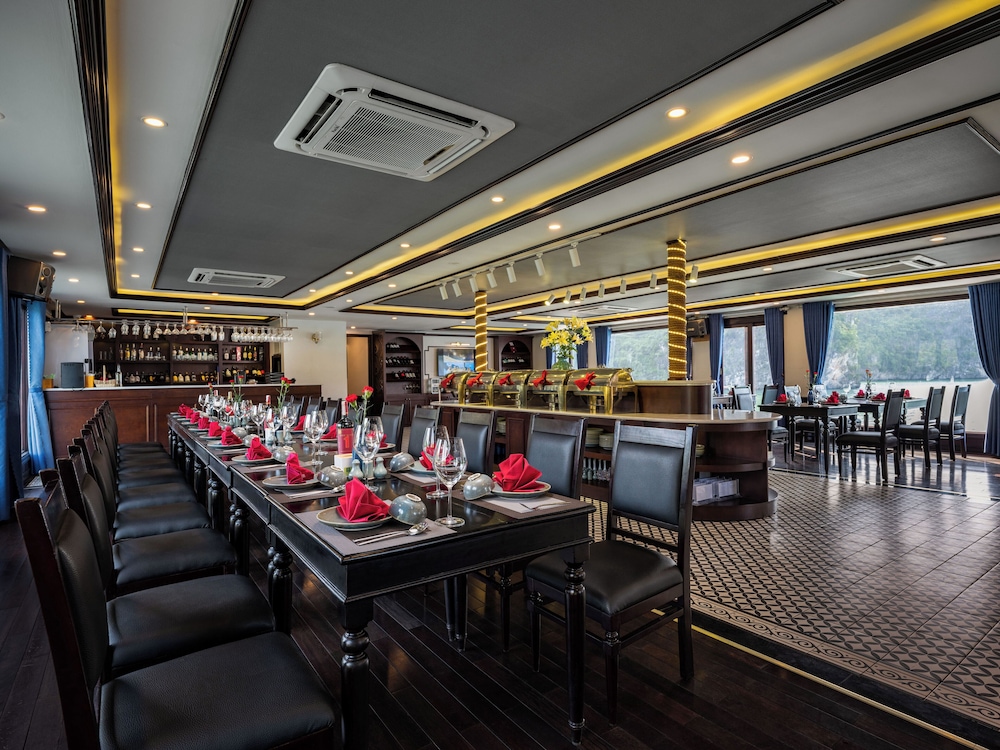 Rosa Boutique Cruise