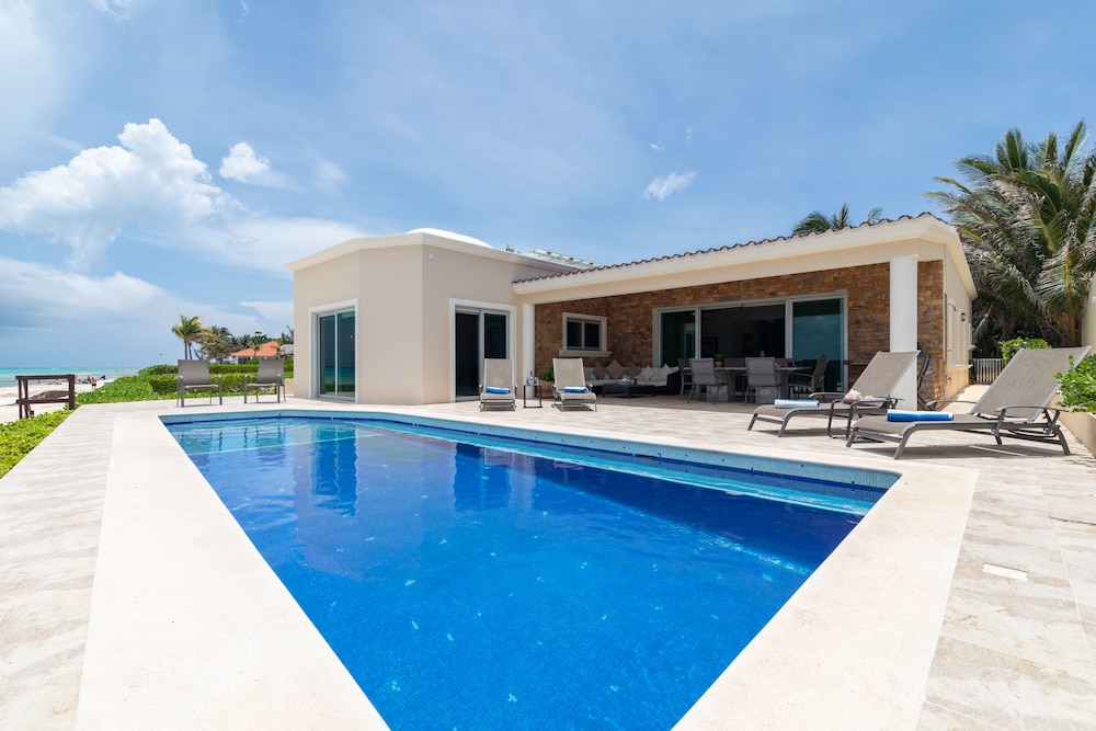 Beachfront Homes by Playa Paradise