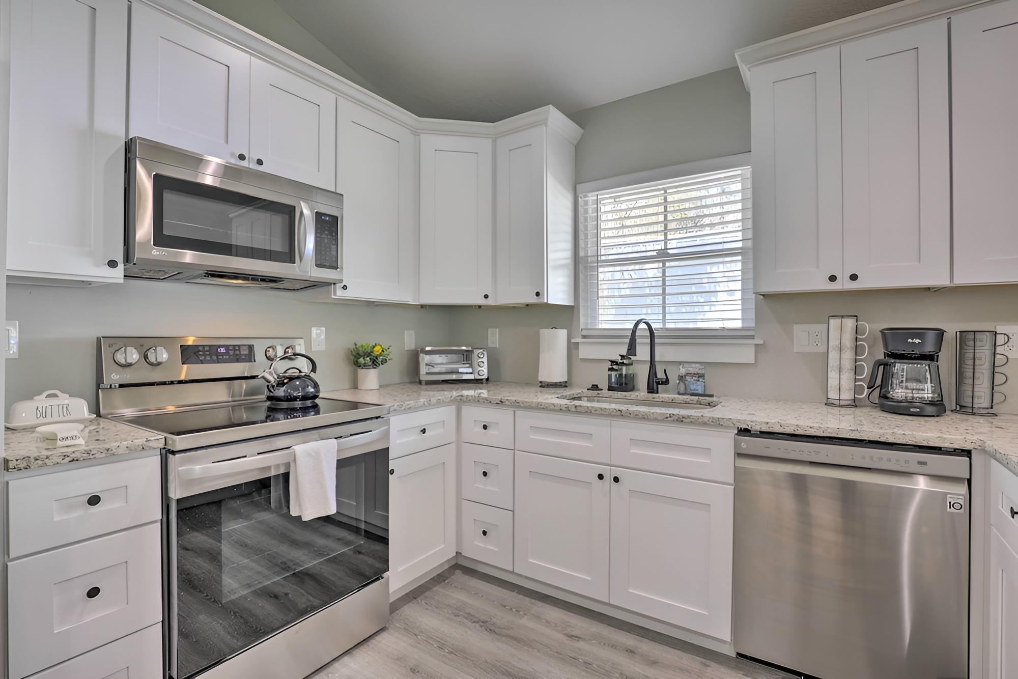 Cozy St Augustine Bungalow < 7 Mi to Beaches! view 2
