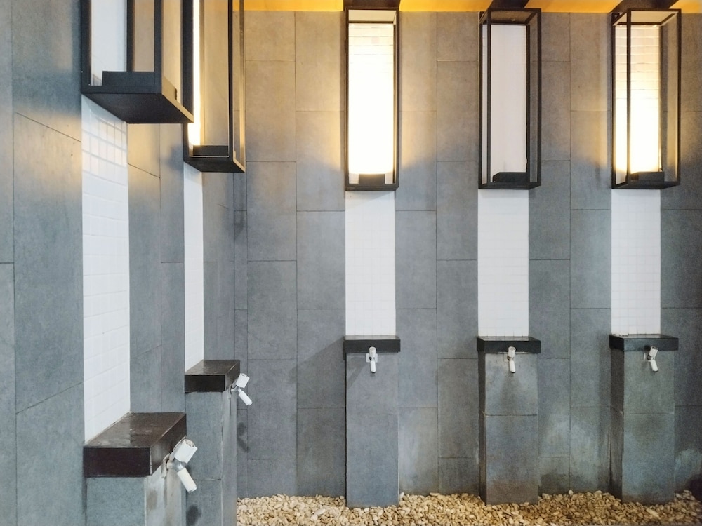 Circle Rooms Patraland Urbano
