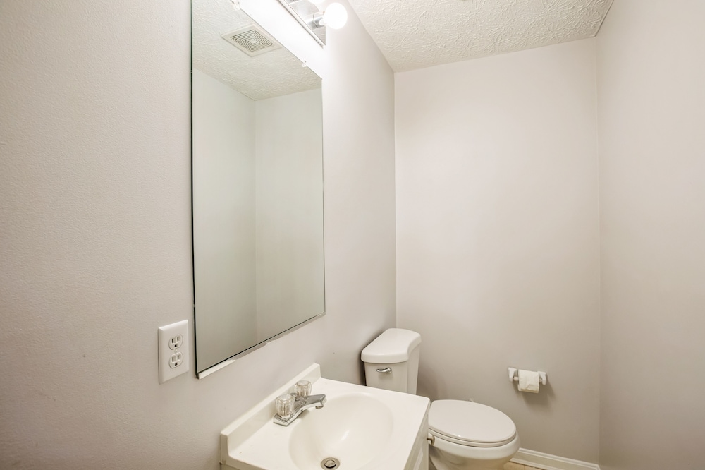 Cozy Coastal Retreat In The Heart Of Annapolis 3 Bedroom Townhouse