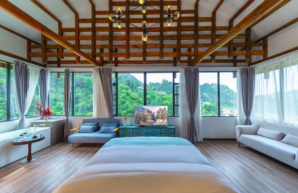 Pandora Vista Retreat