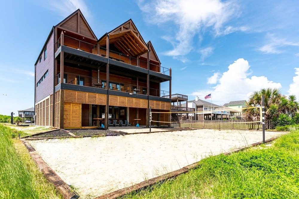 The Coppertone House 6 Bedroom Home