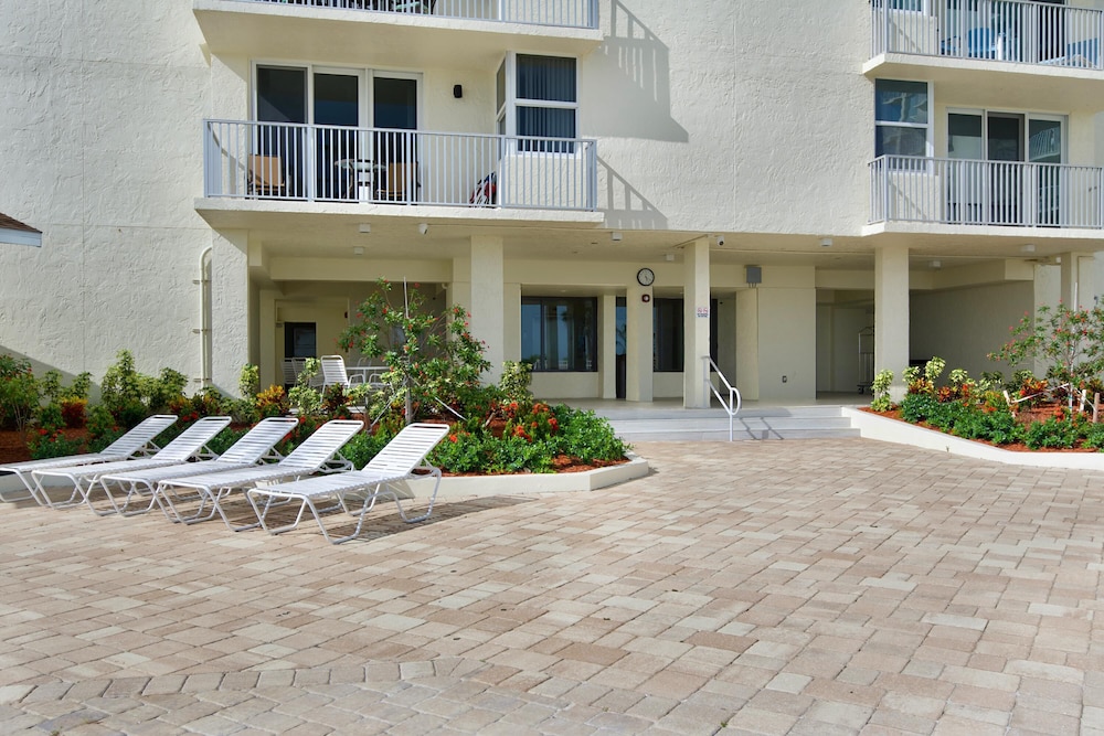 Estero Beach & Tennis Club-penthouse 3A