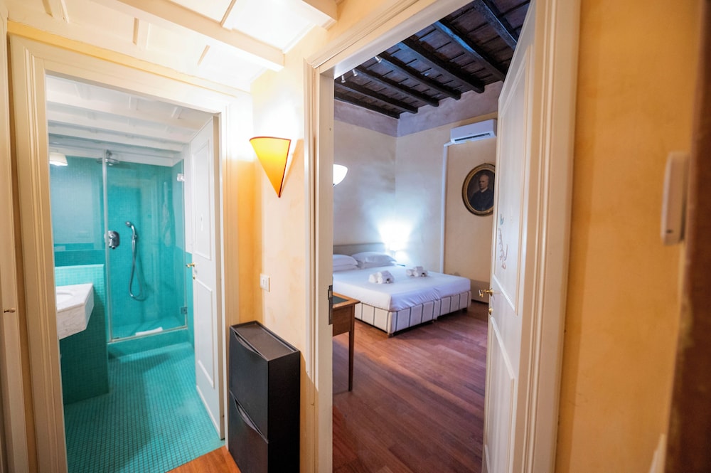 Campo De' Fiori Apartments
