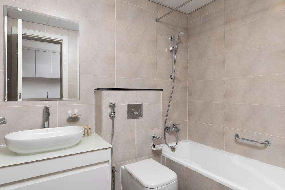 Maison Privee - Stylish Studio w/ Top Facilities in Damac Hills