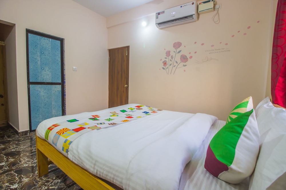 OYO 19350 Home Spacious 1BHK Candolim view 4