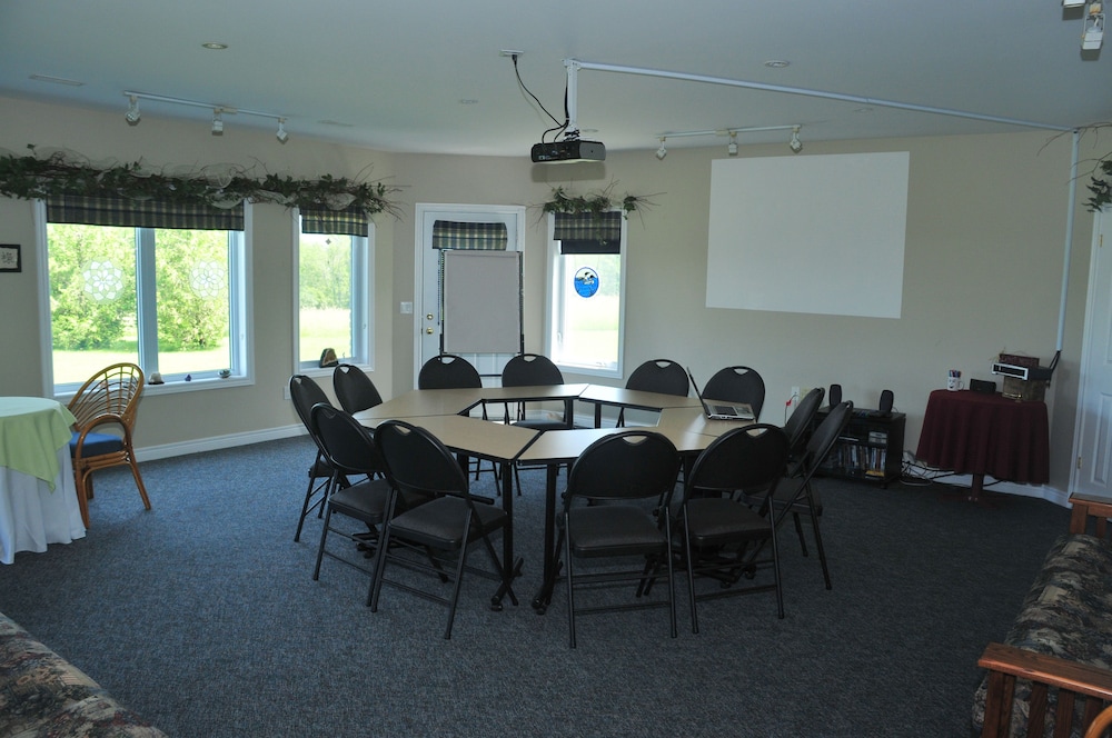 Golden Pathways Retreat and B&B