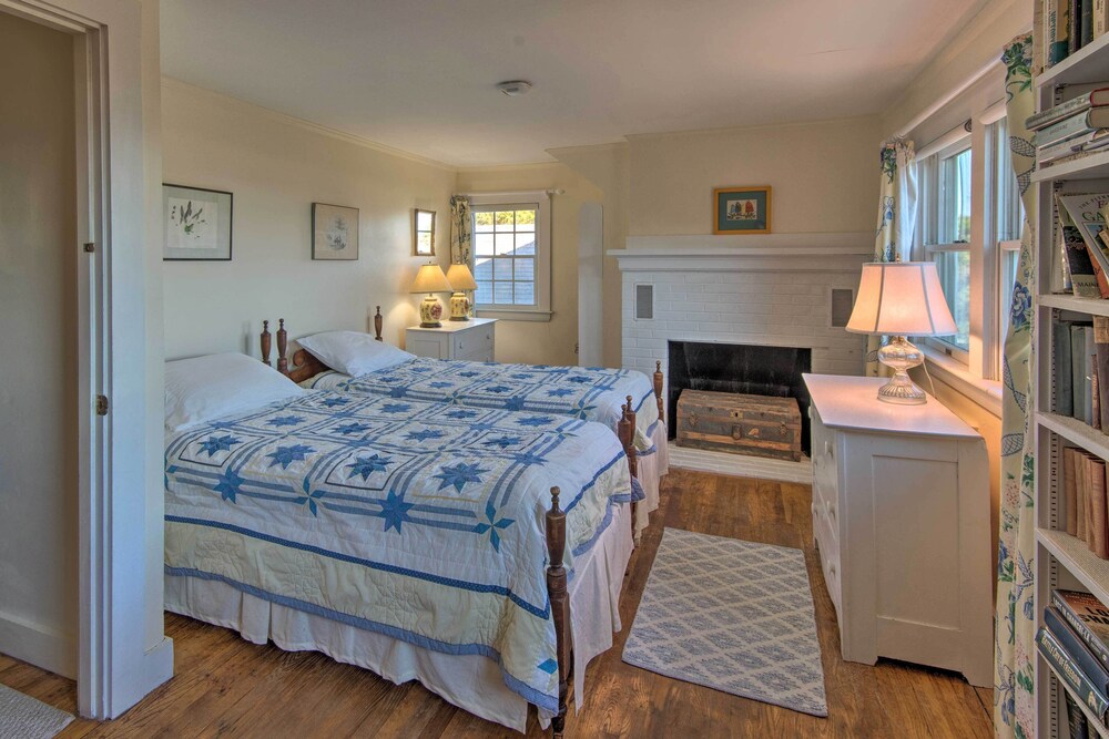 Expansive Beachfront Retreat w/ Outdoor Shower - Property Image 43
