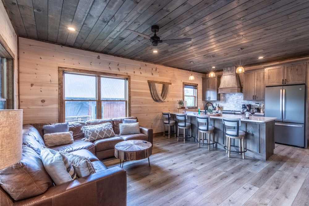 Raccoon Ridge Retreat - Gatlinburg Mountain Escape
