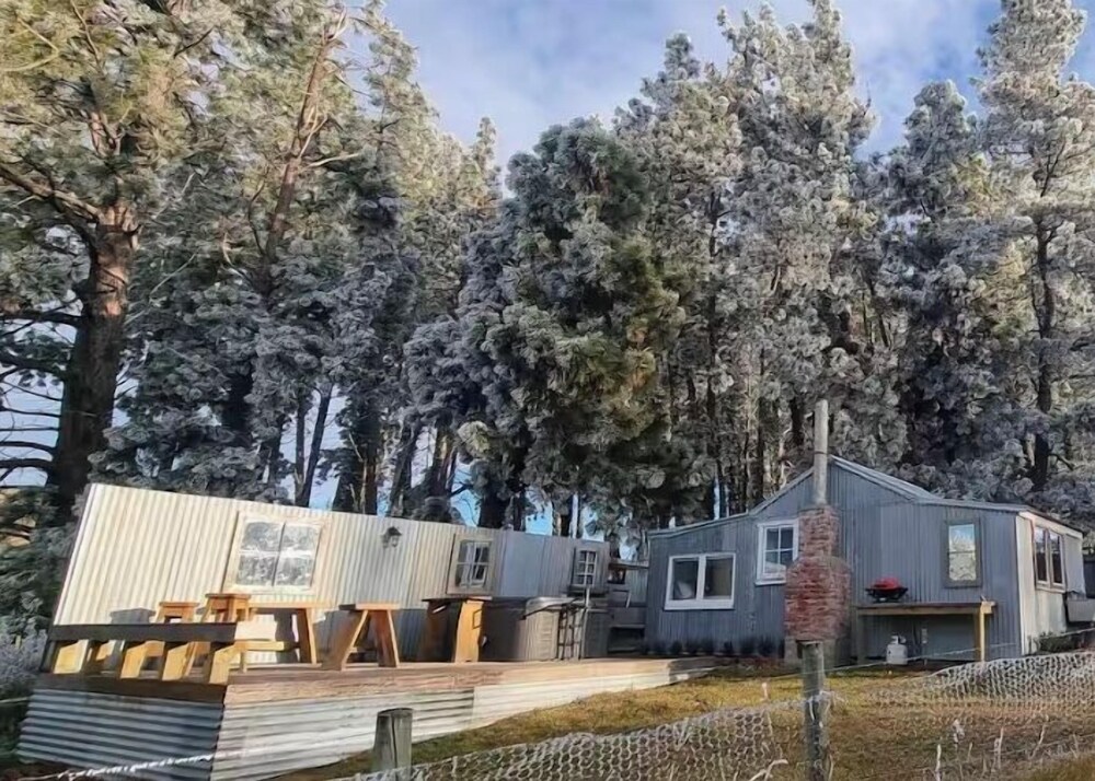 Simons Hill Station
