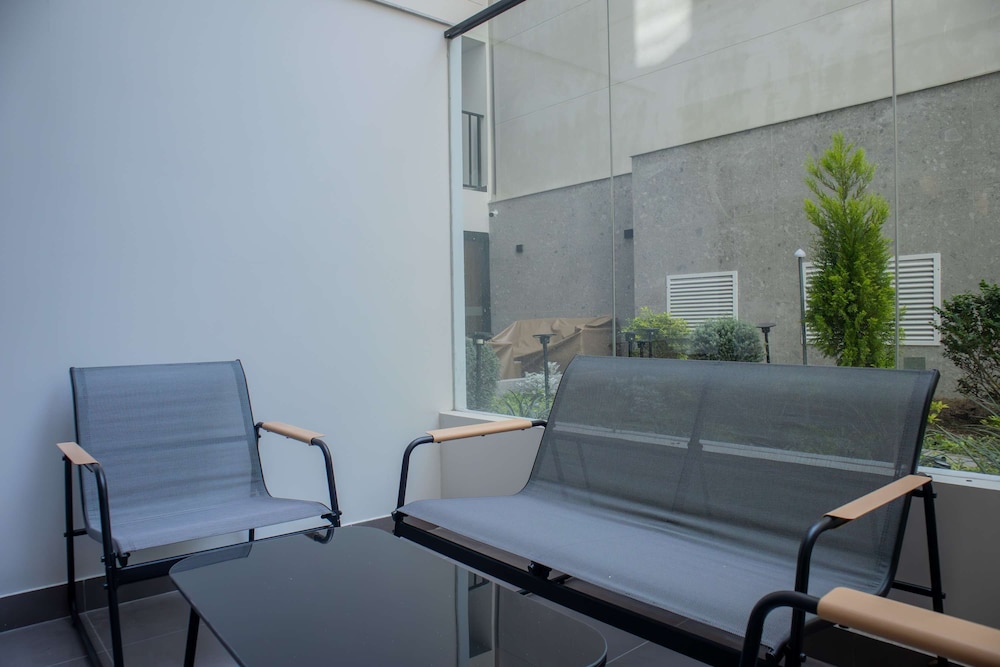 w Spectacular 1BR w Terrace in Miraflores
