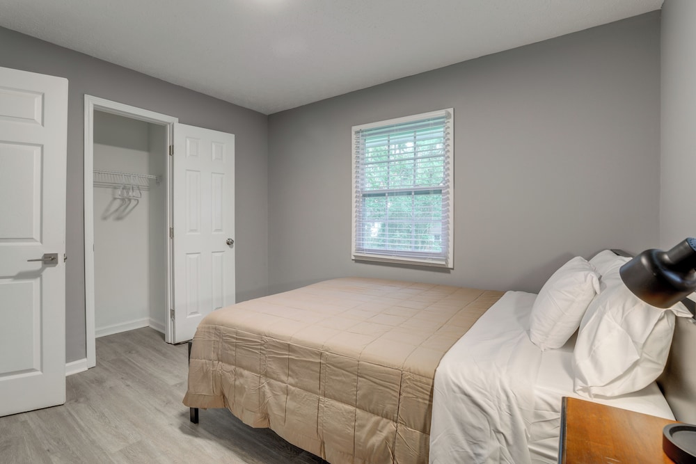 Modern Home w/ Yard Near ATL Attractions!
