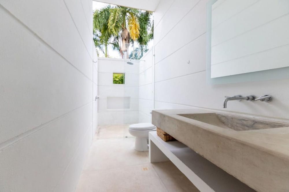 w Majestic 4BR Villa w Pool at Mesa de Yeguas