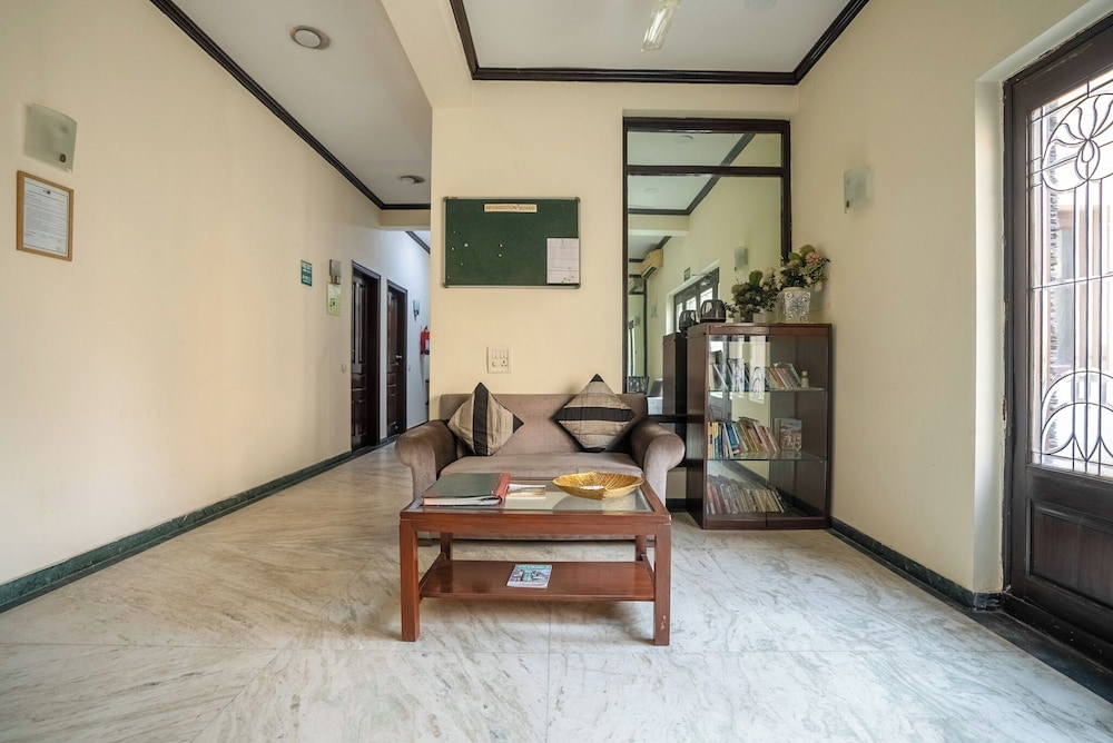 Lobby & Reception
