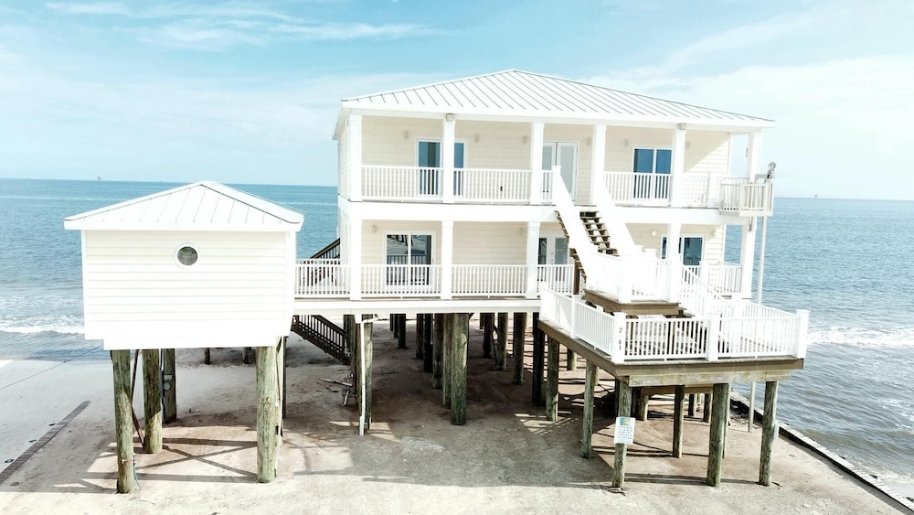 Shamrock Shores - 2941 Bienvil view 4