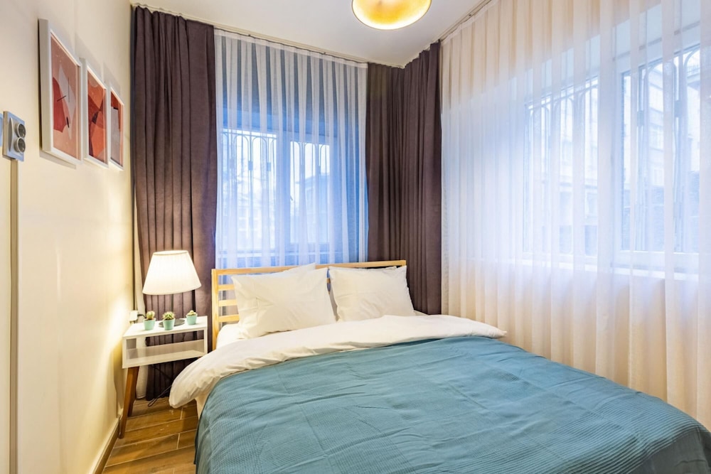 Charming Flat Near Taksim Square in Cihangir