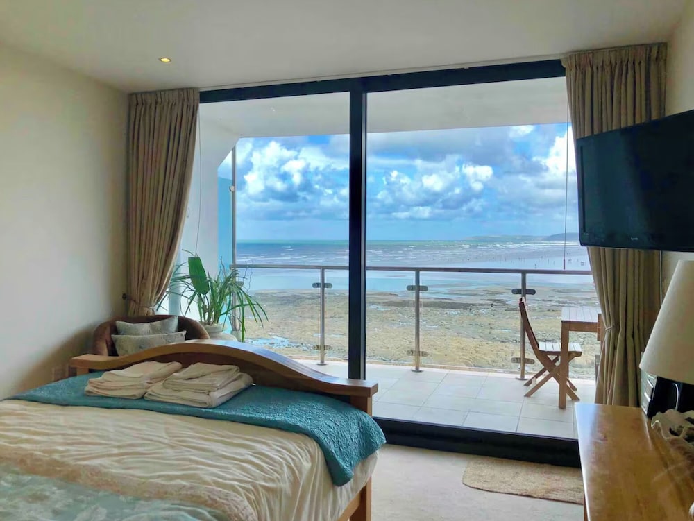 Seaside Bliss Retreat in Westward Ho!