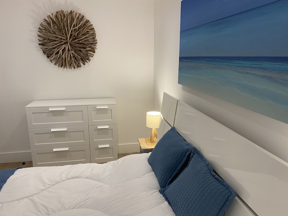 Stunning Cliff Edge Apartment in Newquay view 4