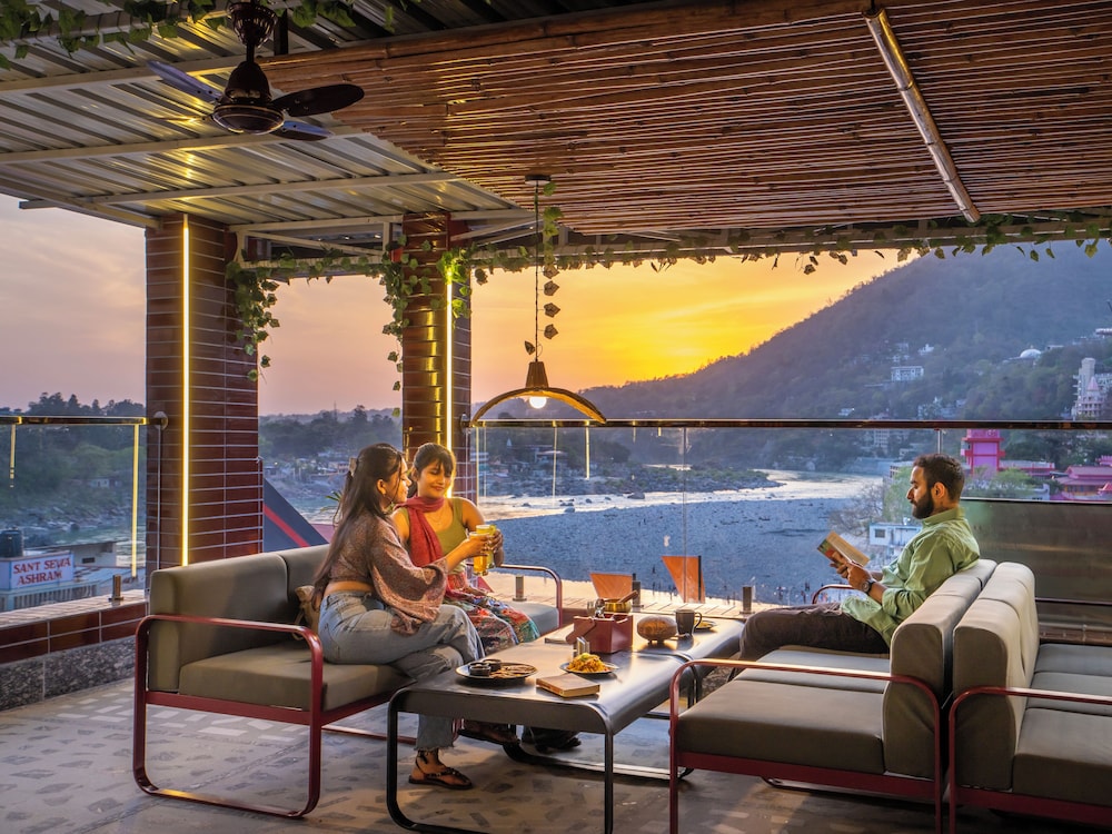 The Hosteller Rishikesh, Ganges