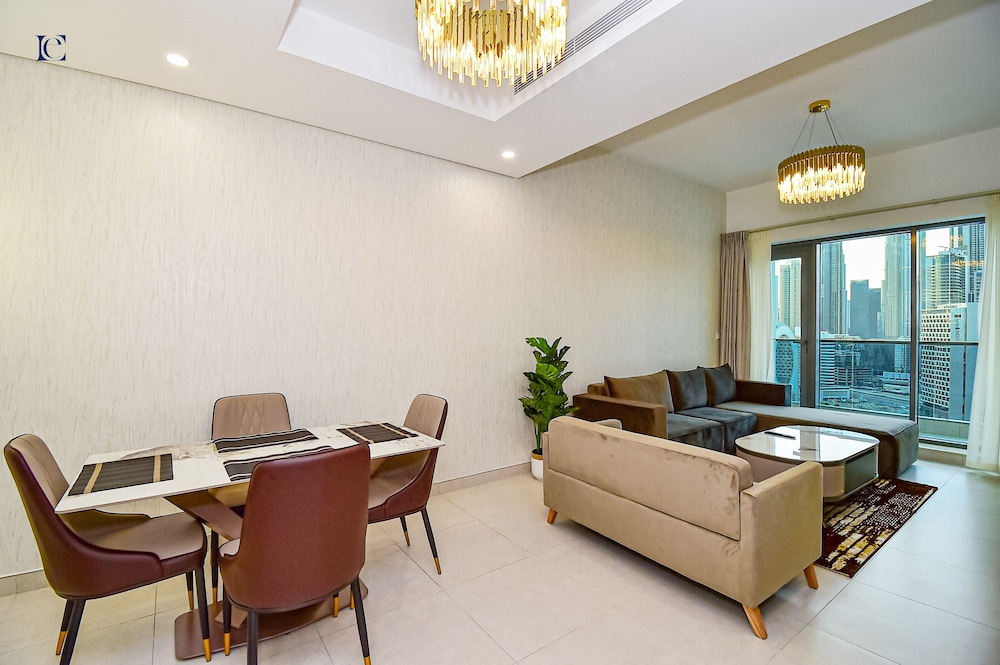 Stylish 1BR with Skyline View - THE BAY photo 4