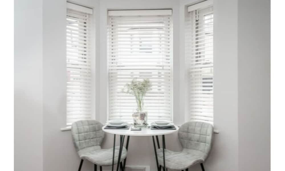 Tailored Stays - Victoria Road
