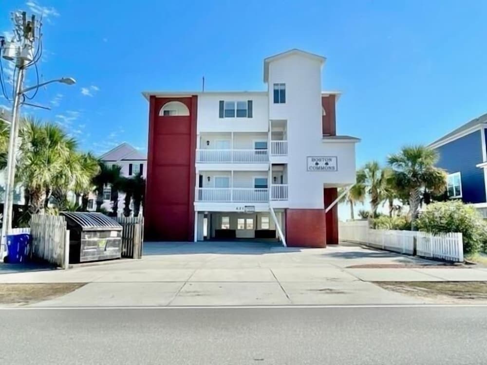 Boston Commons 102 3 Bedroom Condo by RedAwning