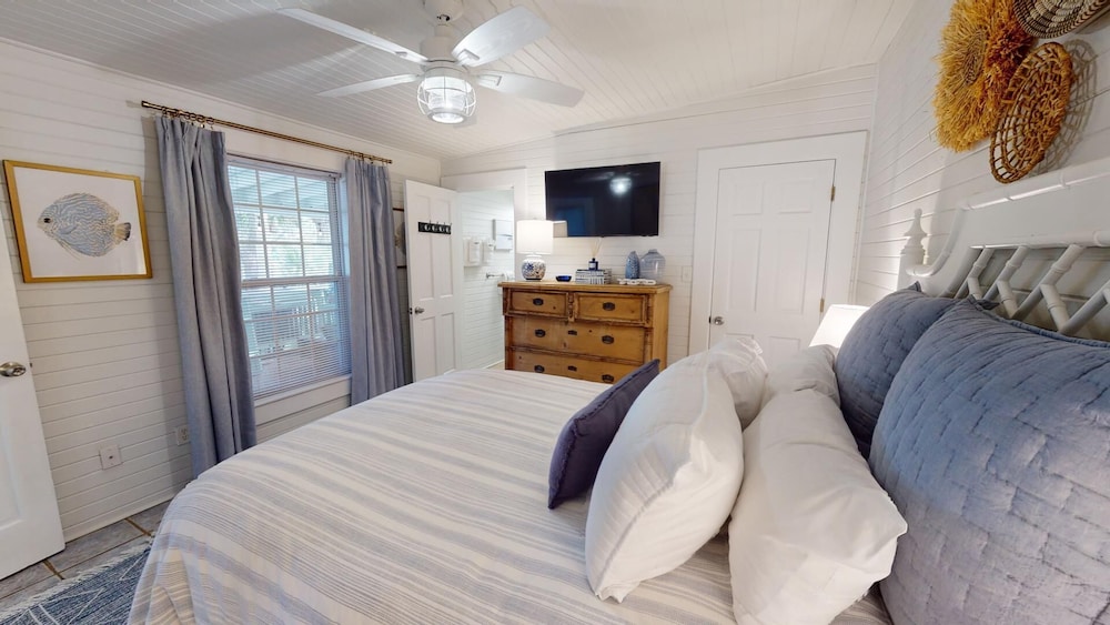 16 6th Avenue by Tybee Vacation Rentals