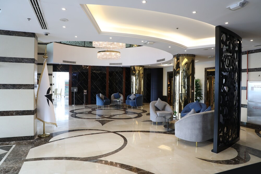 Lobby & Reception