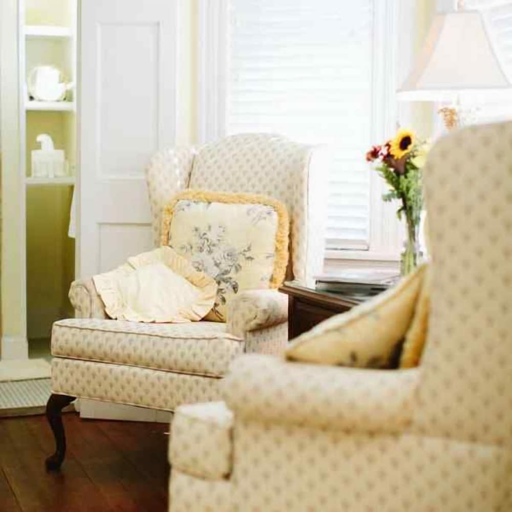 Chestnut Street Inn B&B