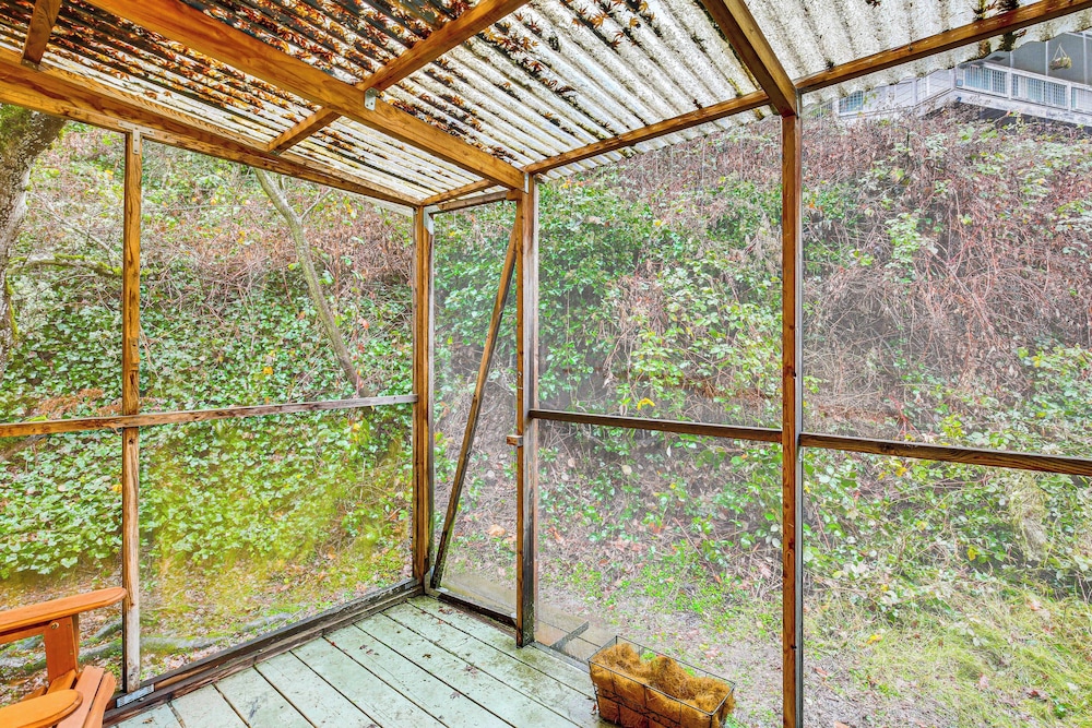 2 Mi to University of Oregon: Pet-friendly Abode