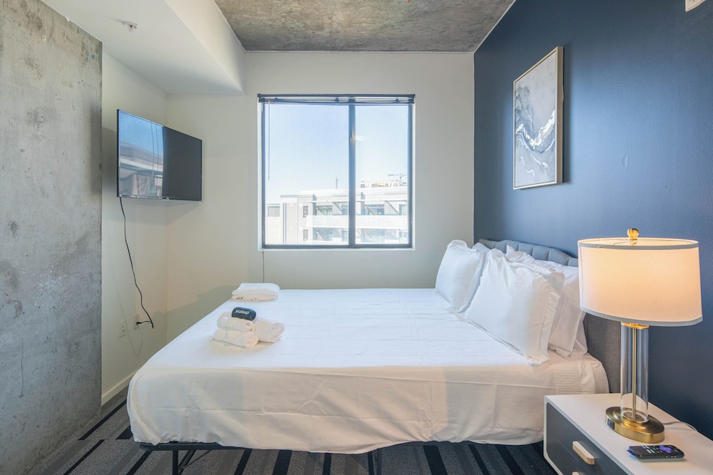 ROVE LIVING/KL - Roosevelt Point