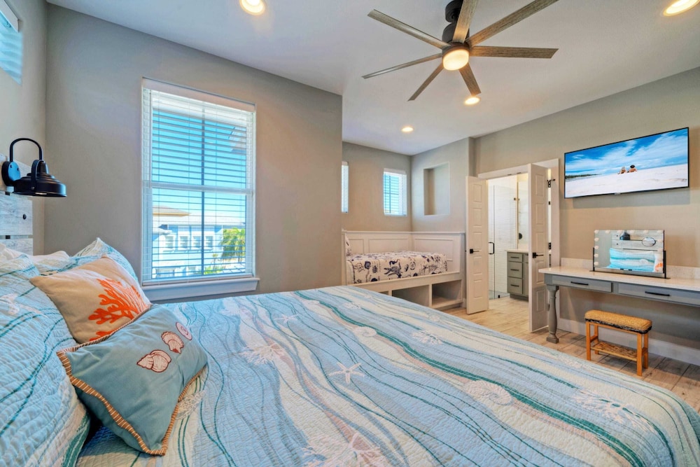 Private Pool+hot Tub, Near the Beach, Gulf Glimpse Marlin Cove by Avantstay