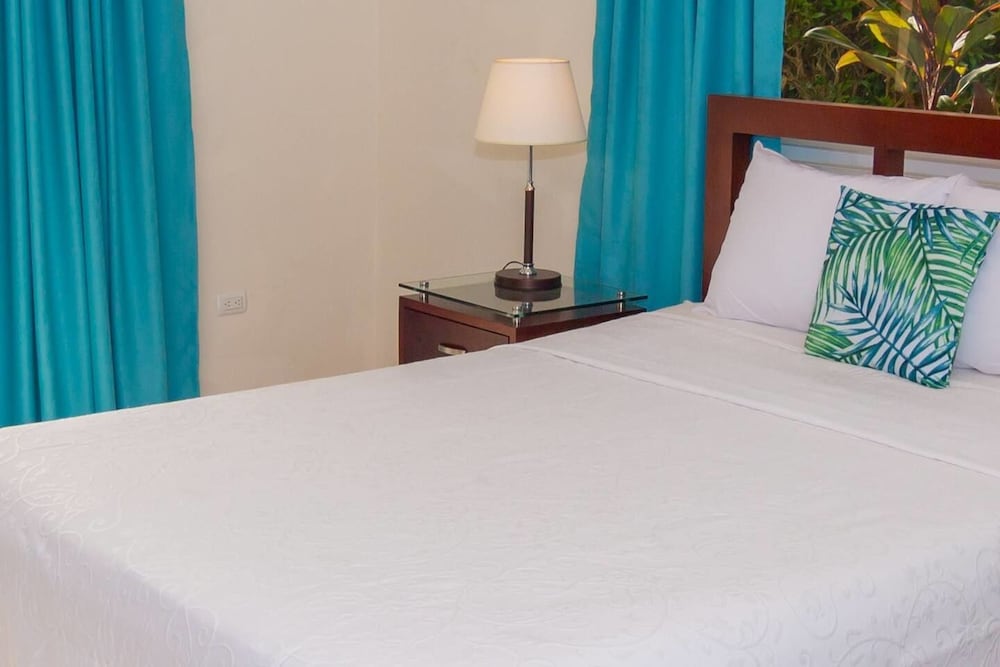 Privacy and Comfort Luxury 6 Bedroom Villa view 4