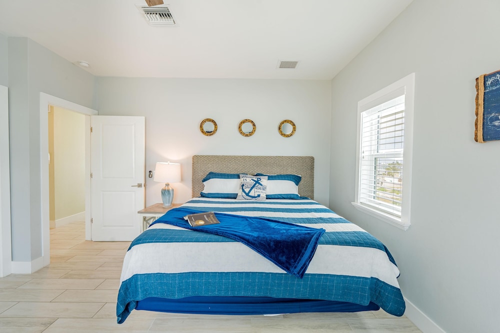 Captain's Quarters