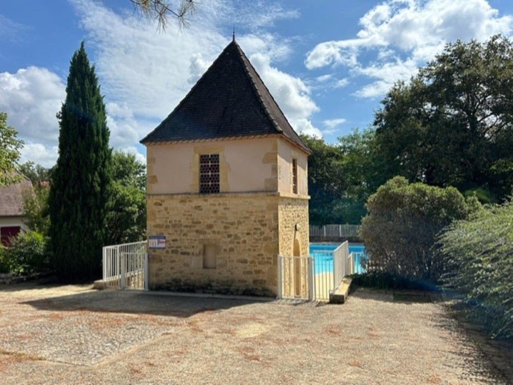 Quiet Holiday Home With Pool in the Dordogne