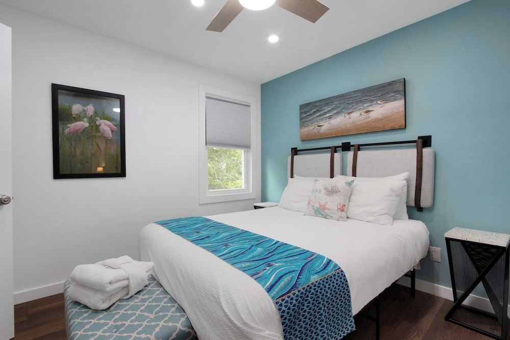 Shem Creek Retreat by Avantstay 10 Mins to Downtown Charleston Yard + Patio