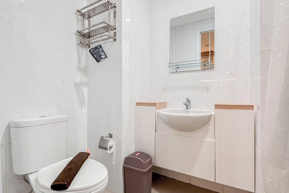 Comfy 1BR Apartment at Tamansari Skylounge Makassar