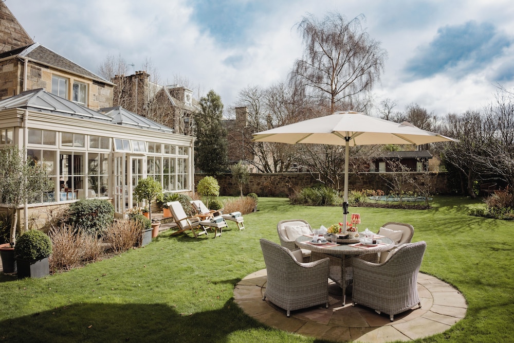 Private and Prestigious Luxury Home